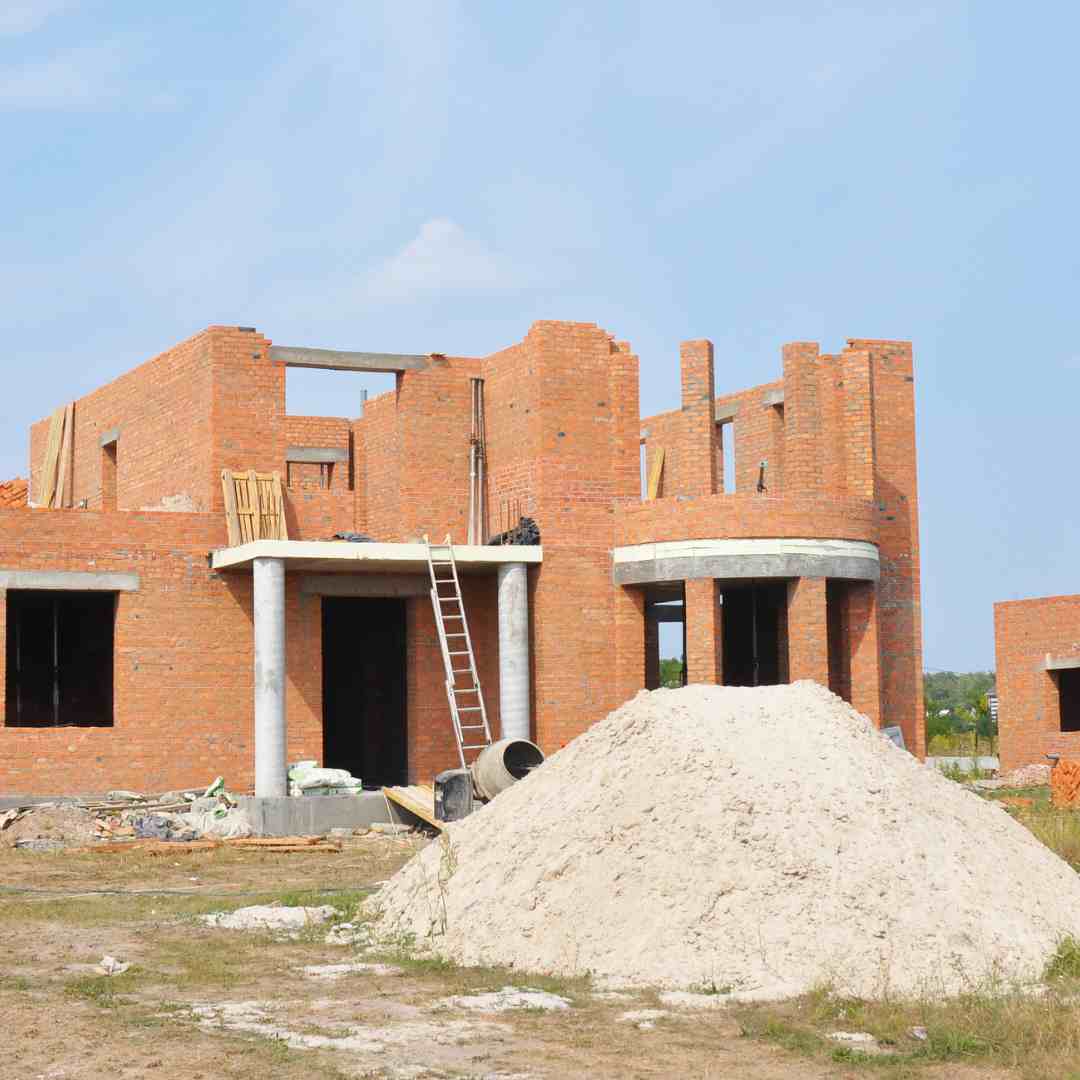 "Desain rumah modern di Sumatra "Desain interior rumah elegan di Sumatra Utara" oleh tim profesional"
